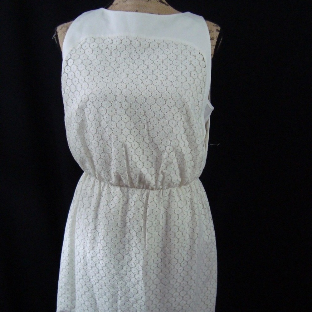 **NWT Medium Madison Petite Dress Sleeveless